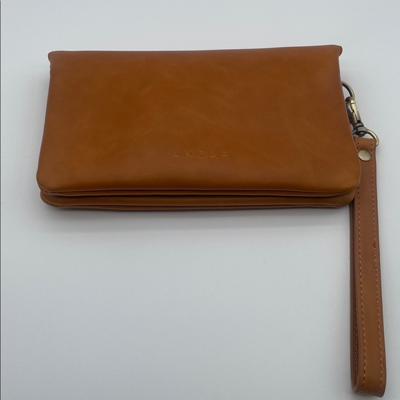 ANDAR Tan Leather Clutch - Picture 2 of 4